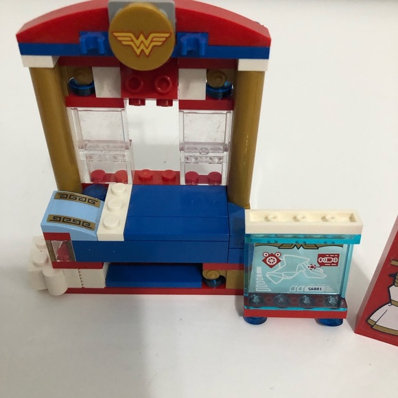 Lego Wonder women dressing bed room lego set *see description - Picture 5 of 6